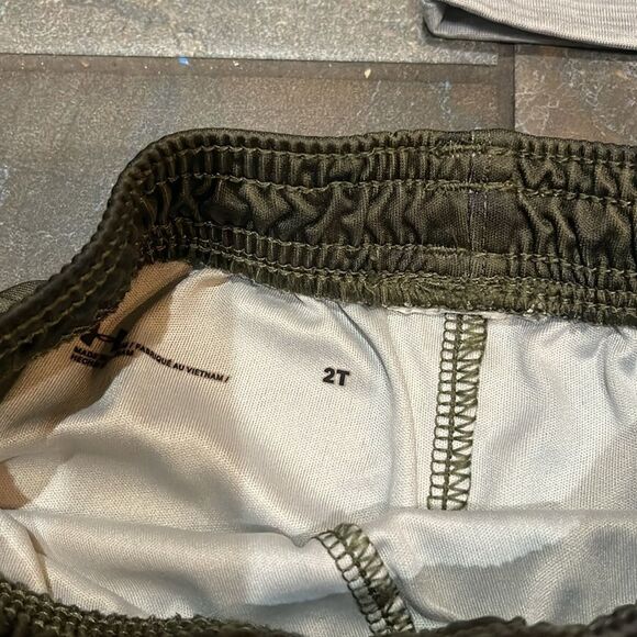 Boys 2T Bundle of 11 - Under Armour, Hurley, jumping Beans, Carter’s, an… - Picture 11 of 14